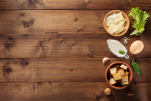 Cæsarsalat med røget unghane lår