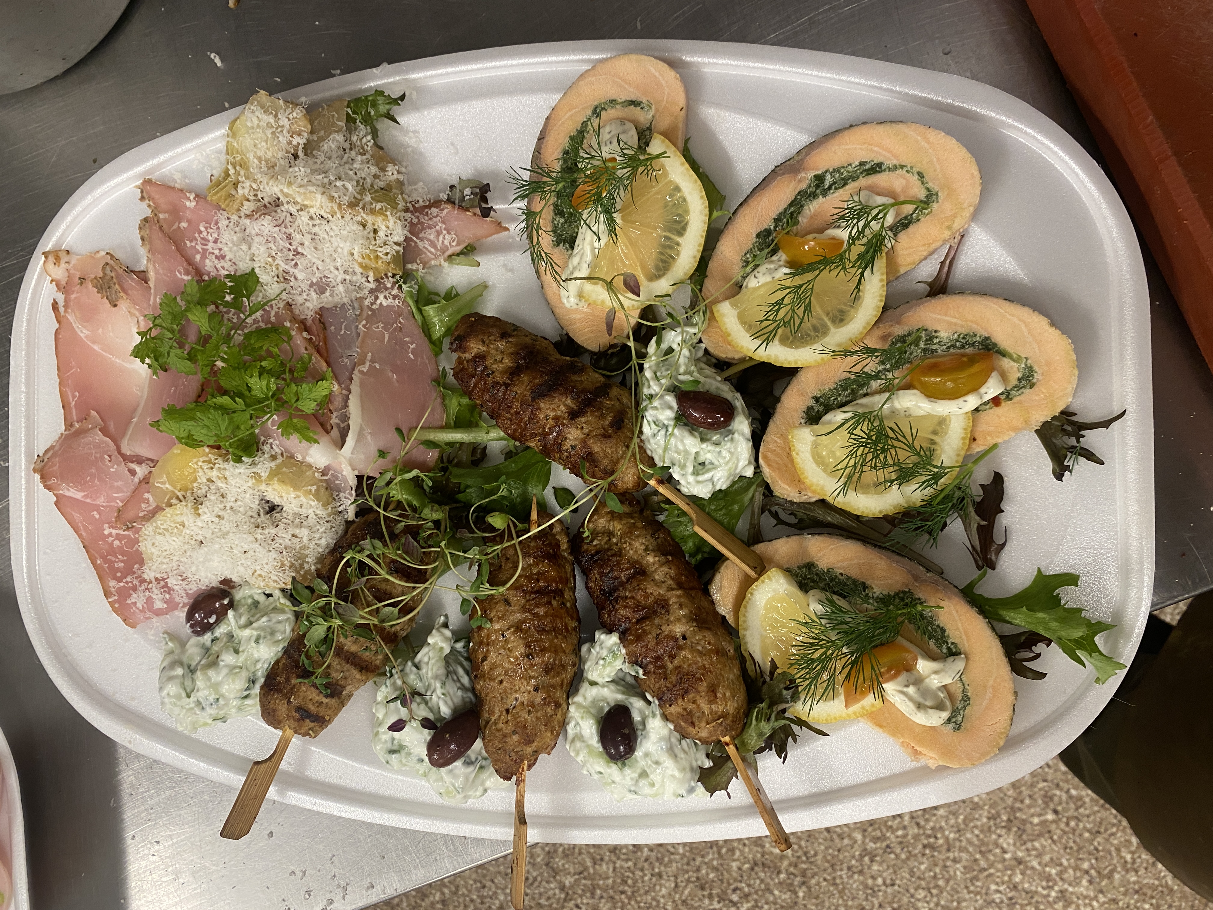 00 A UGENS TAPAS HIT