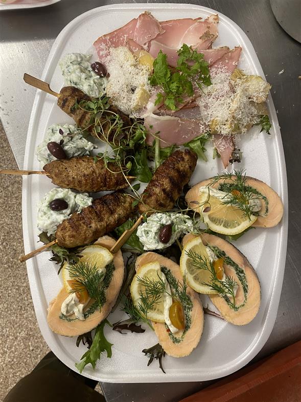 00 A UGENS TAPAS HIT